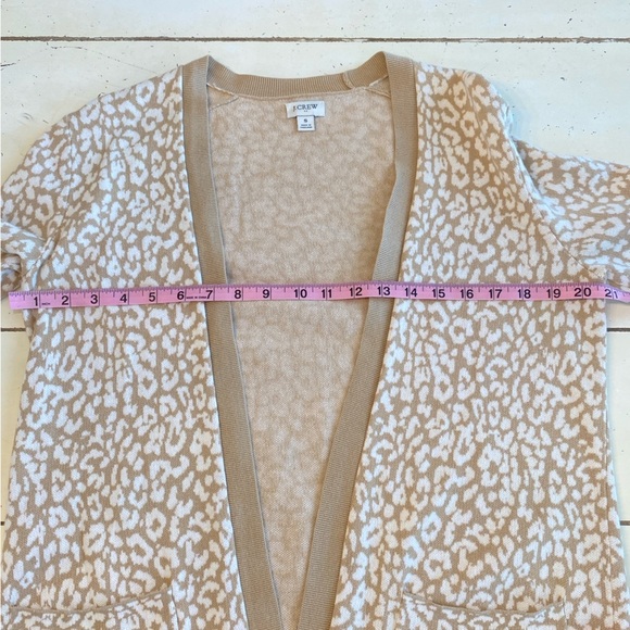 J. Crew Leopard Print Cardigan Women's Small Tan & White Pockets Preppy Coastal - Picture 5 of 8